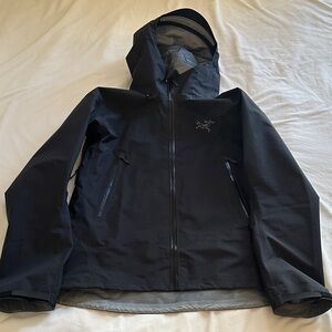 Arc'teryx Women's Dark Gray Hooded Ski Jacket